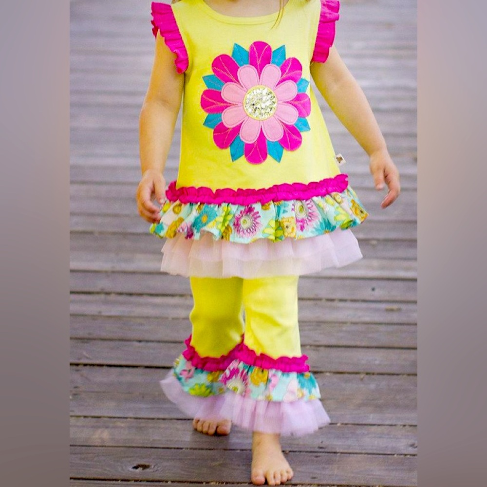 NWT RARE Boutique Brand Sam & Sydney Flower Appliqué Ruffle Top & Pant Set (6X)